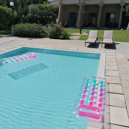 Endless Summer Pool Flat Ixia  Bagian luar foto